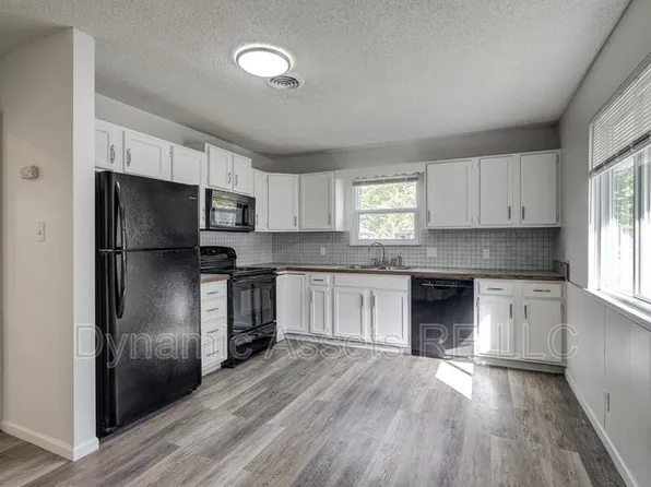 1902 John F Kennedy #B, Pittsburg, KS 66762