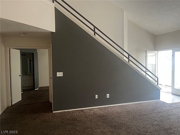 5th image of 5654 Vineyard Ln #19