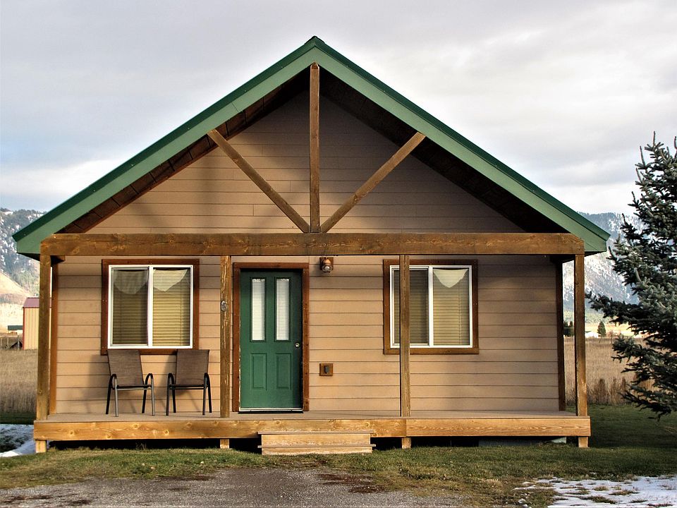1st image of 263 Fresian Cres #6