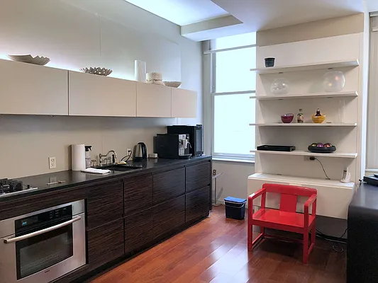 Rented by Metropolis Real Estate of Manhattan | media 61