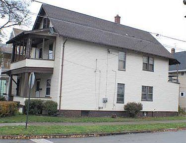 2nd image of 2917 Plum St