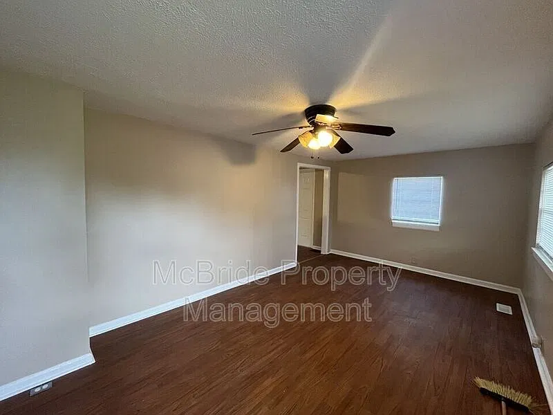 2 bed, 1.0 bath, 712 sqft, $950 — Photo 4