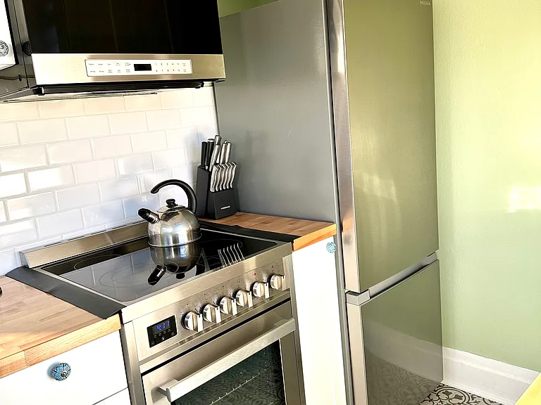 4007 NE 8th Ave — Photo 11