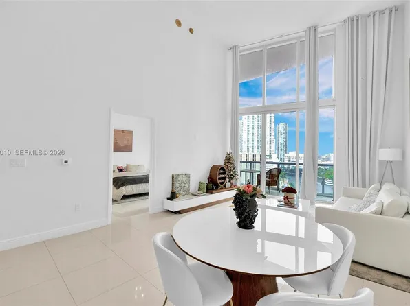 465 Brickell Ave APT 1406, Miami, FL 33131