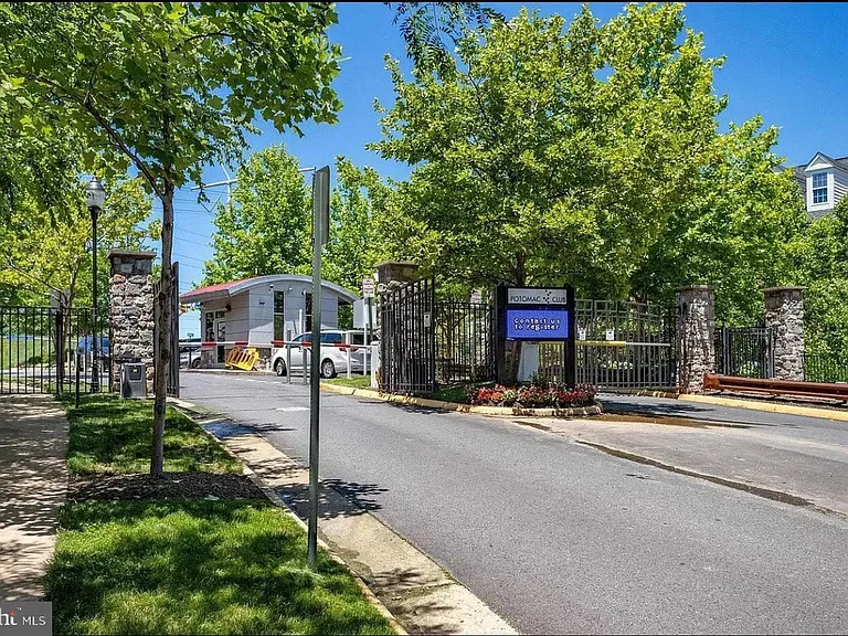 14764 Potomac Branch Dr — Photo 16