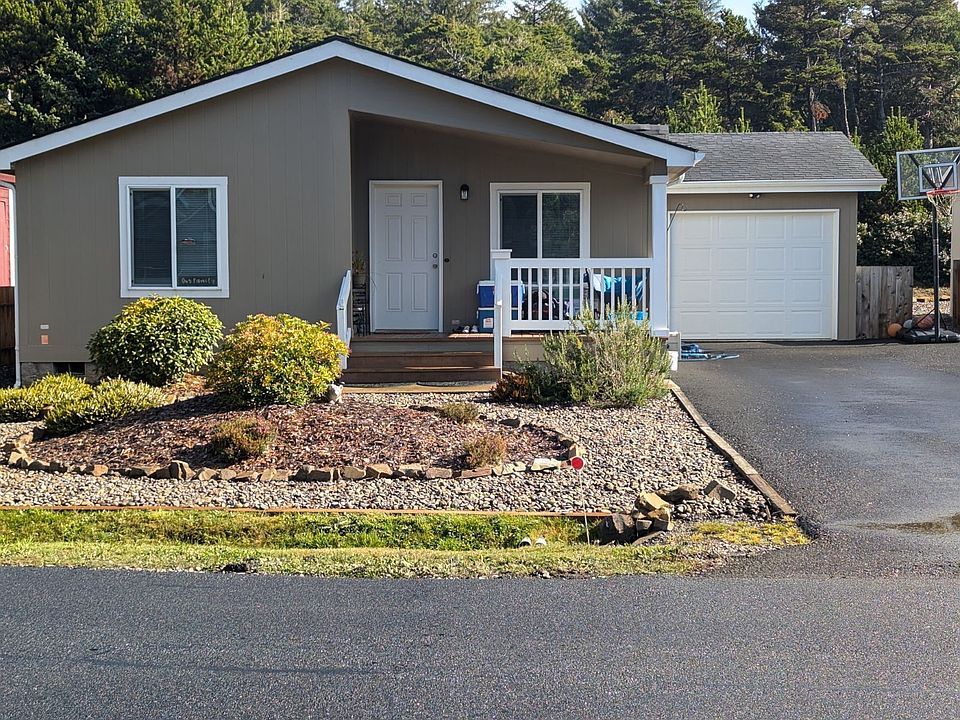Front of home.
The road this home is located on, Sea Mist, has just been paved.