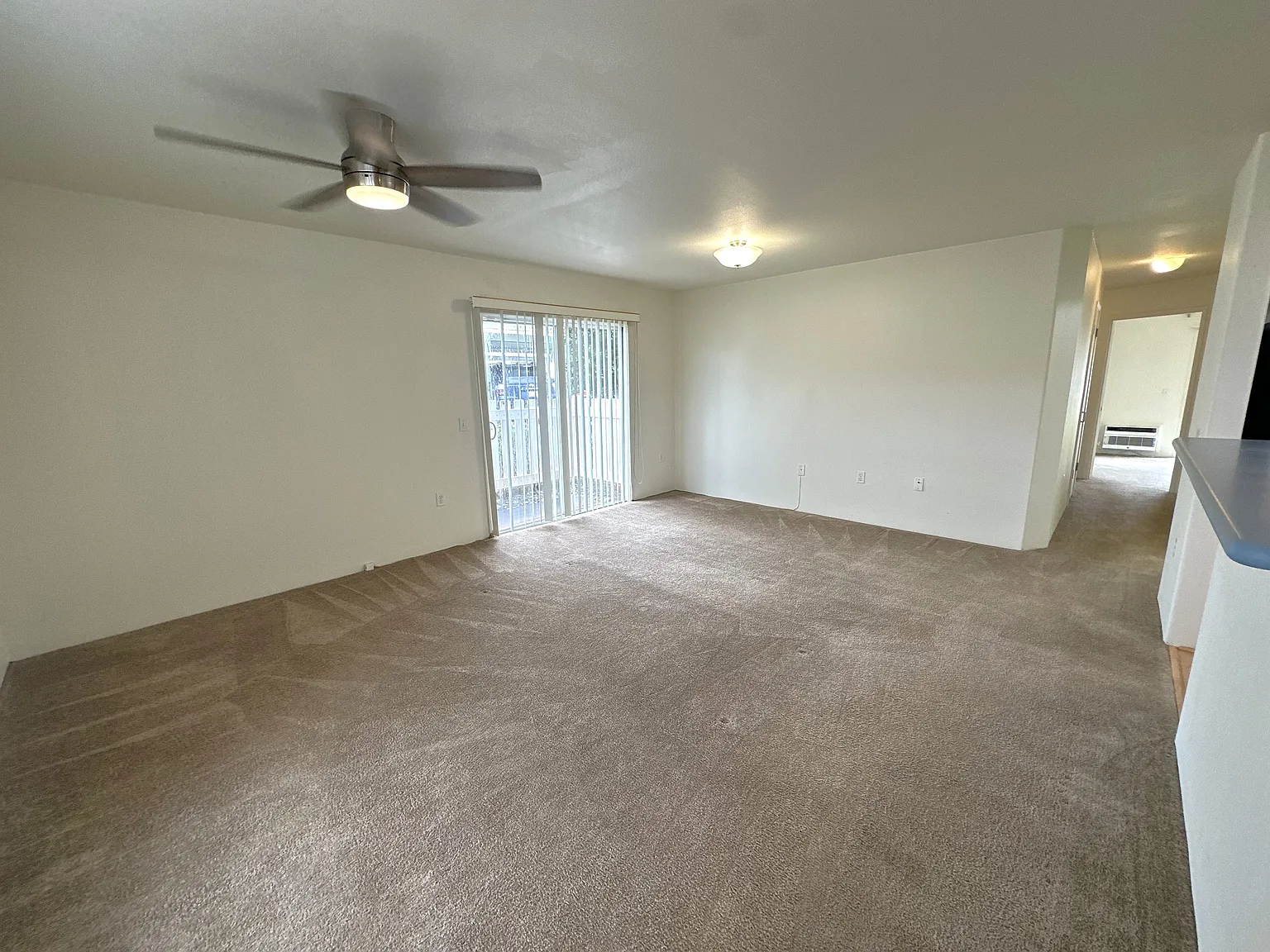 3 bed, 966 sqft, $3,500 — Photo 2