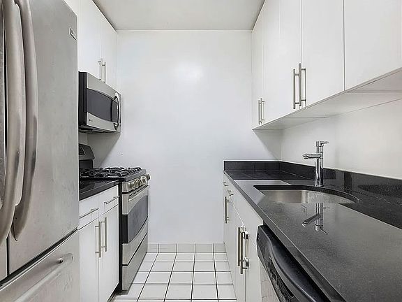 5th image of 330 E 38th St APT 48K