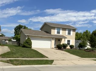 915 Larch Ln, Fort Wayne, IN 46825