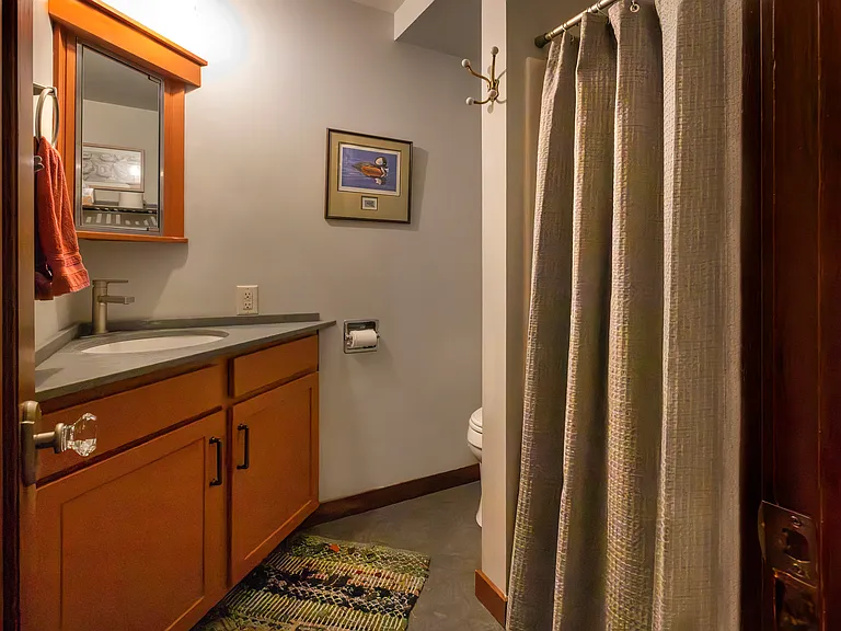 Madison bathroom