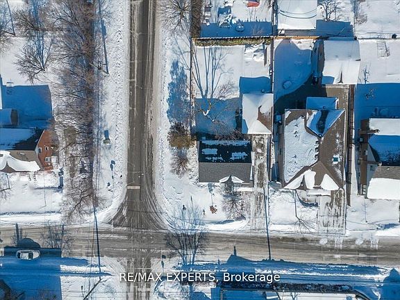 5th image of 60 Anthony Rd