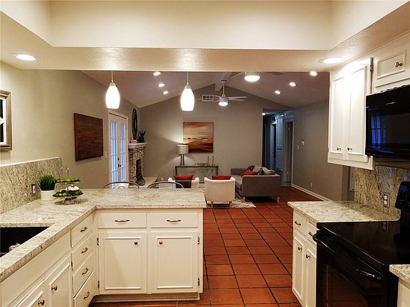 3rd image of 11800 Highland Oaks Trl