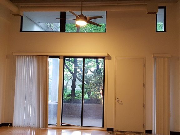 3rd image of 4100 Laclede Ave APT 110