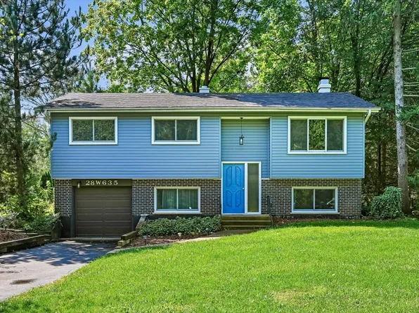 28W635 Hickory Ln, West Chicago, IL 60185