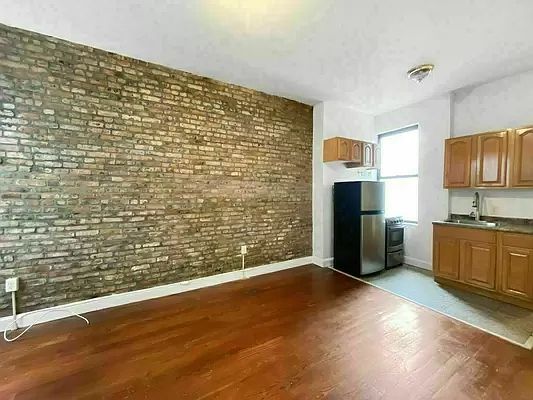 3rd image of 230 W 123rd St #2B