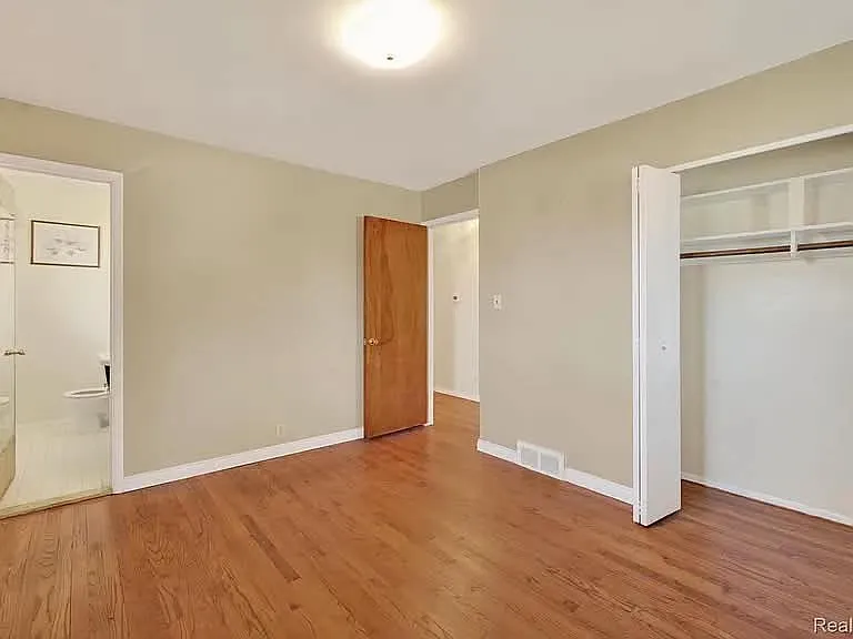 15226 Everly St — Photo 12