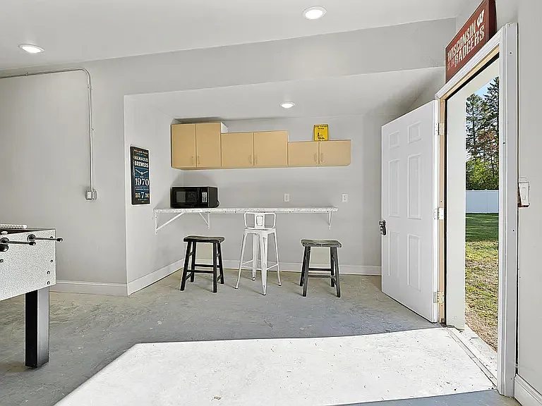 621 Cook St — Photo 28