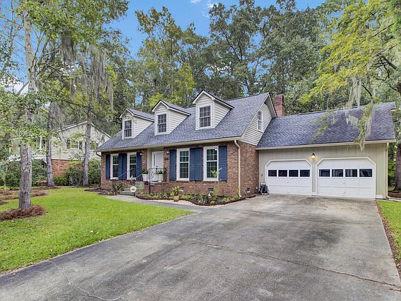 3rd image of 323 Shaftesbury Ln