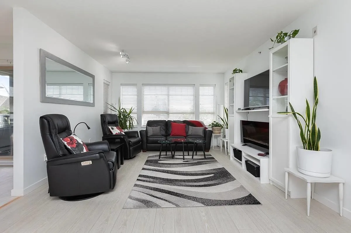 2 bed, 1052 sqft, $2,750 — Photo 3