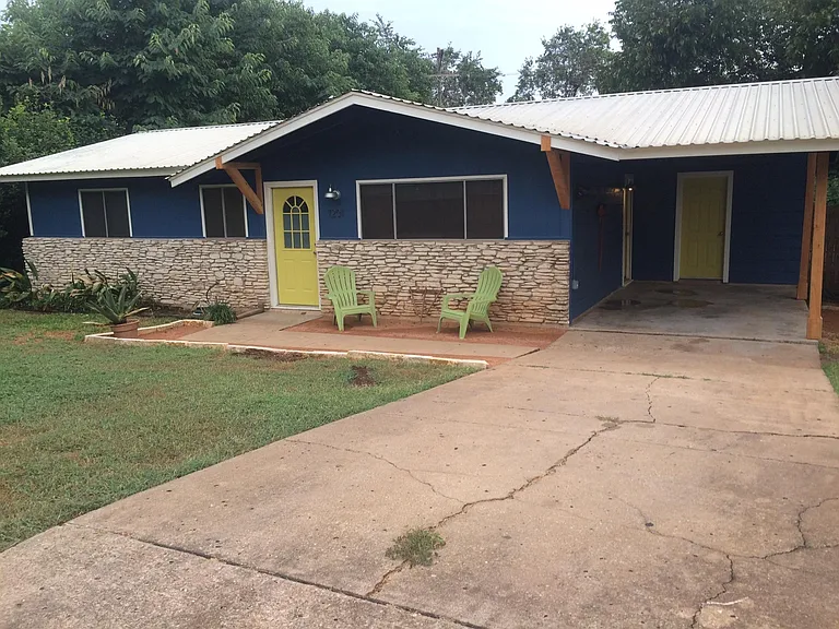1201 Green Forest Dr — Photo 3