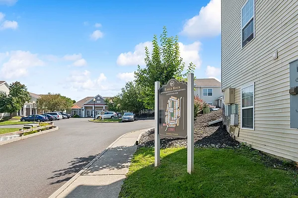Eagle Rock Apartments & Townhomes at Rensselaer — Photo 32
