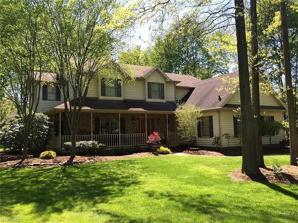 1st image of 1040 Bay Hill Dr NE