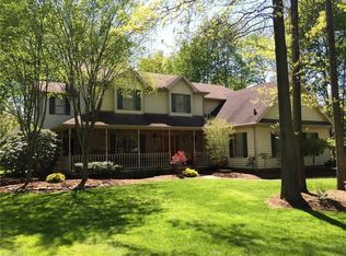 1040 Bay Hill Dr NE, Warren, OH