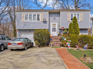 44 E 12th St, Huntington Station, NY