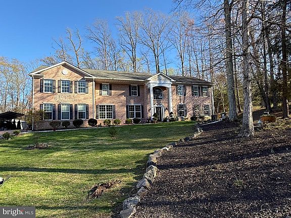 2nd image of 3209 Shoreview Rd