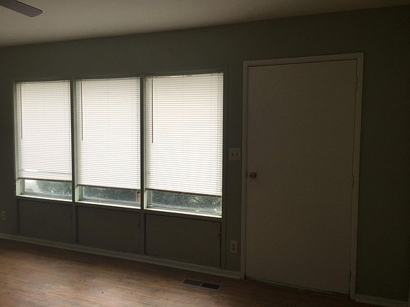 2nd image of 939 Brian Dr