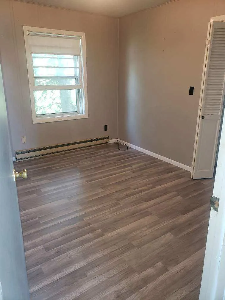 211 West Merrill Avenue - 1/2 — Photo 3