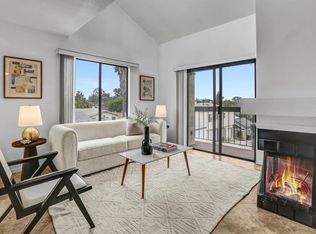 2560 C St APT 33, San Diego, CA 92102