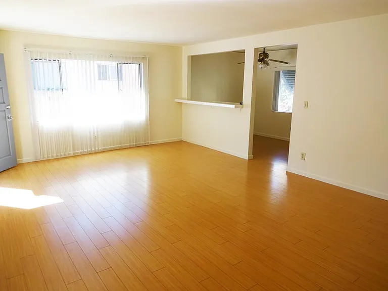 91 N Mar Vista Ave #9 — Photo 6