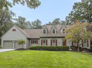 11012 Delmar St, Leawood, KS 66211