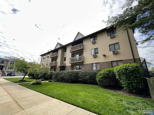 651 Riverside Ave APT A3, Lyndhurst, NJ 07071