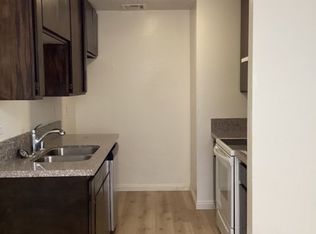 5036 West St #L-8-11, Lancaster, CA 93535