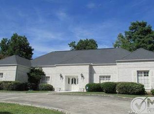 211 Honeysuckle Ln, Castle Hills, TX 78213