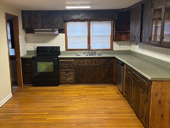 2nd image of 1124 Quash St