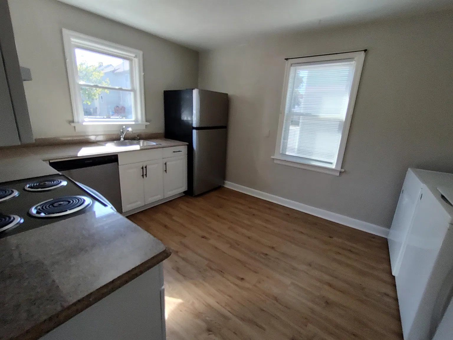 1287 West Ocean View Avenue - 2 — Photo 2