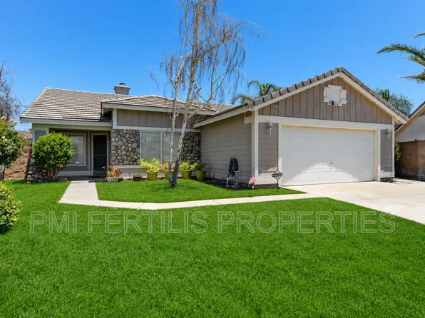 7215 New Mexico Ct, Fontana, CA 92336