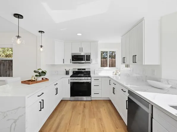 1433 El Cielo Ln, Escondido, CA 92026