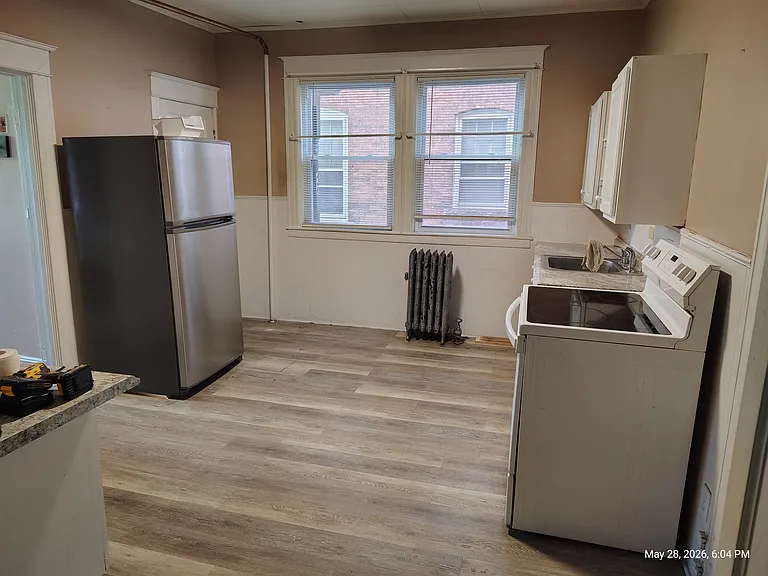446 Tyler St — Photo 9