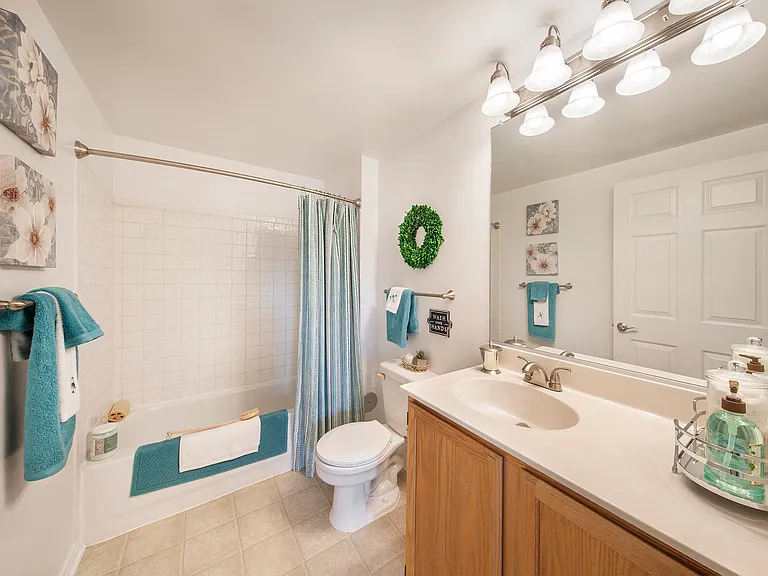 The Apartments at Cambridge Court — Photo 18