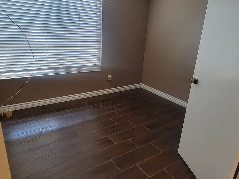 First bedroom 10x10 Pic 2