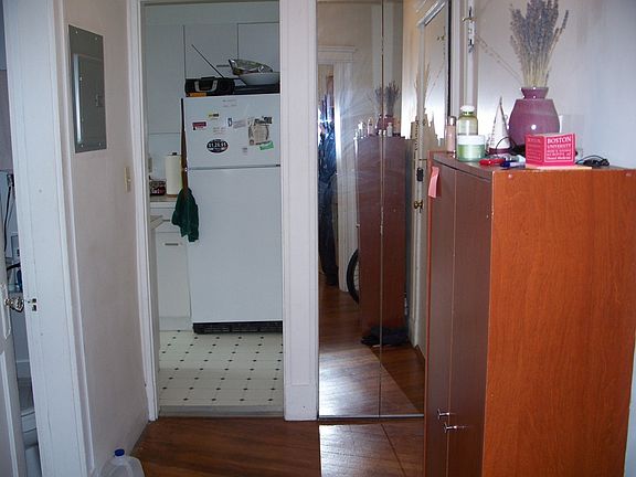 3rd image of 15 Colborne Rd APT 12