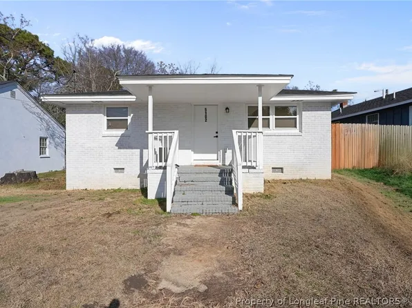 5102 Hodge St, Fayetteville, NC 28303