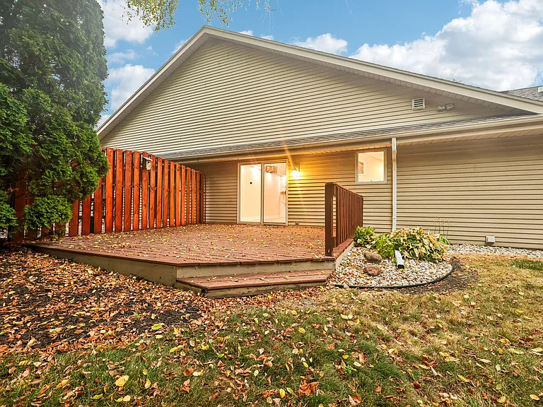 11108 W Forest Home Ave — Photo 29