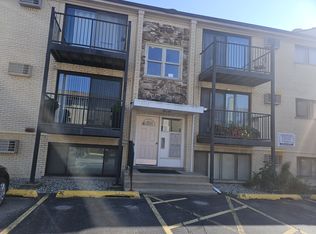 5113 N East River Rd UNIT 2C, Chicago, IL 60656