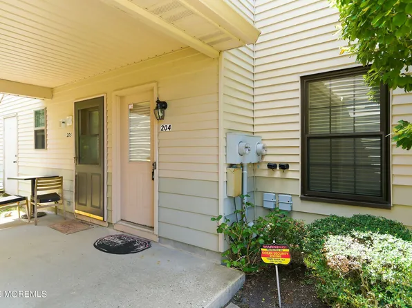 204 Larkspur Lane, Jackson, NJ 08527