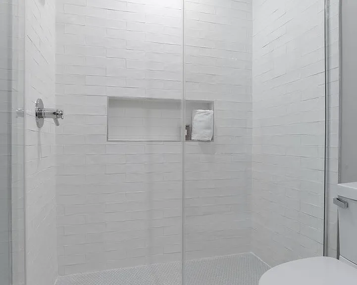 Washington Court (52 W) — Photo 17